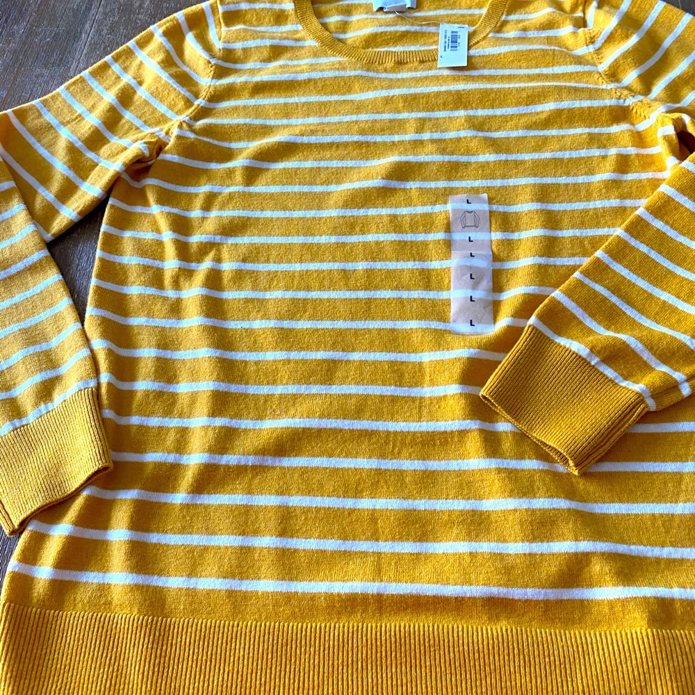 Old Navy Sweater